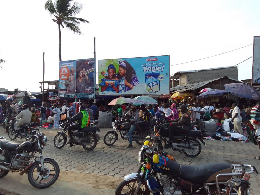 OUT DOOR TOPFOOD CAMEROUN